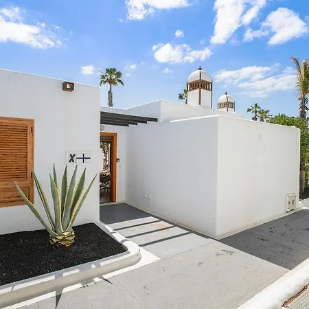 Puerto Chico X Апартаменти